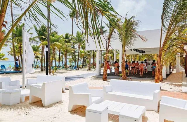 Clubhotel Riu Bambu Punta Cana beach bar
